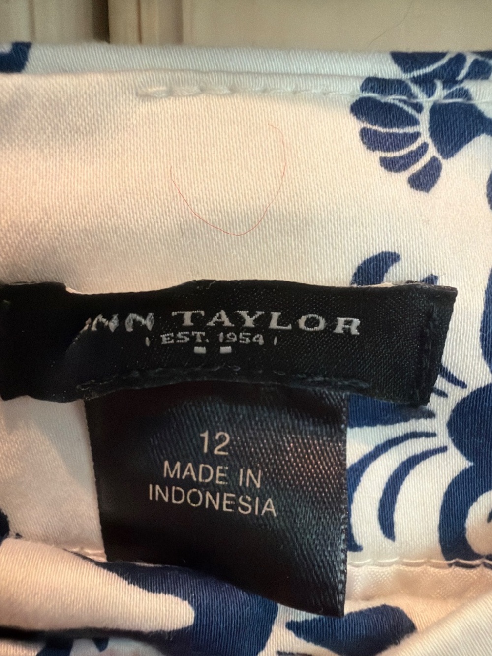 Ann Taylor pencil skirt - Picture 3 of 4